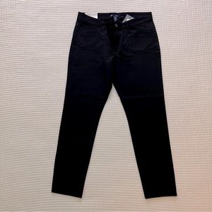 GAP Slim city crop in black. Size 6R